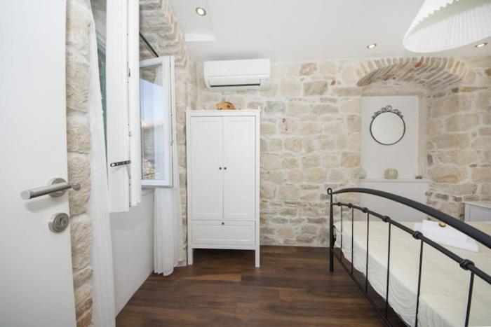 Apartments Stone Elegance ST - Deluxe Studio Apartment Kamik