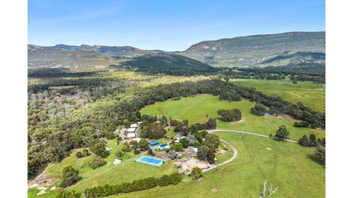 Halls Haven Tiny House 2 by Tiny Away