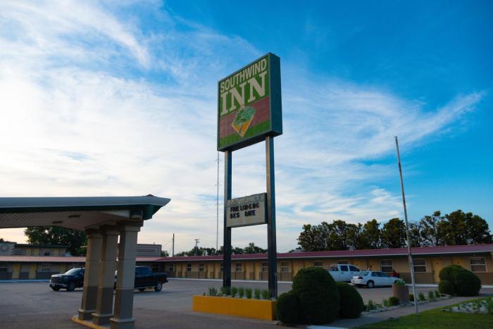 South Wind Inn