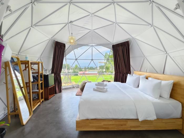 Trio Hillside Dome Resort