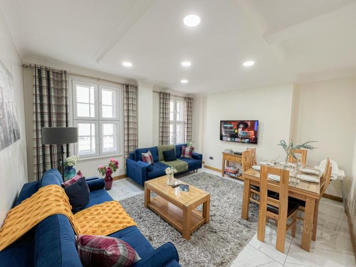 Cozy 4 Bed 2 Bath flat with AC in Marylebone , Paddington , Hyde Park