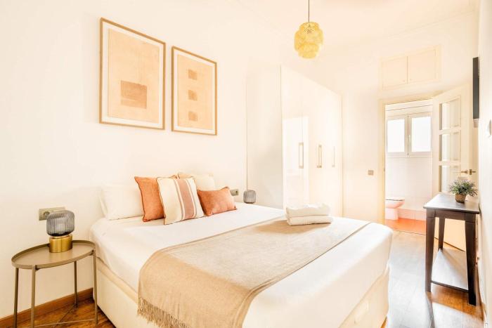 The Collection Barcelona - Pl Universitat Bright and cozy 2BD - 2BTH