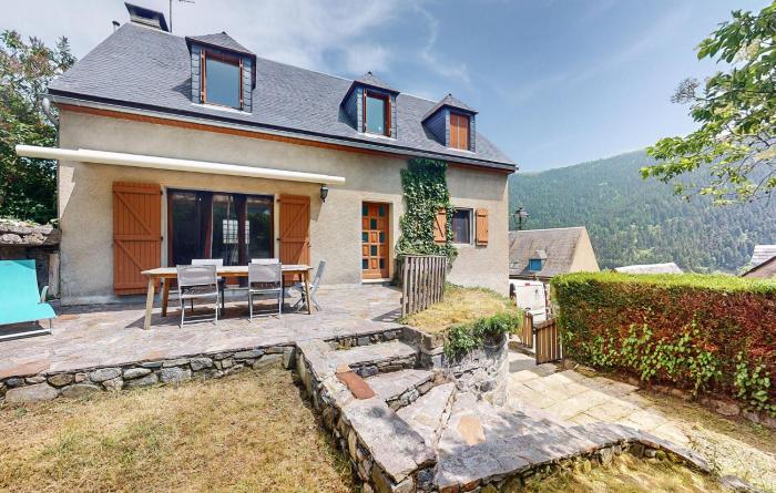 Maison Vue Sur Les Montagnes