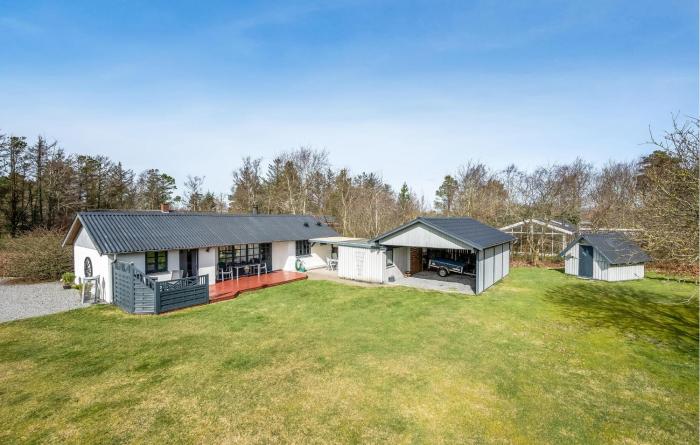 Gorgeous Home In Tarm With Wifi