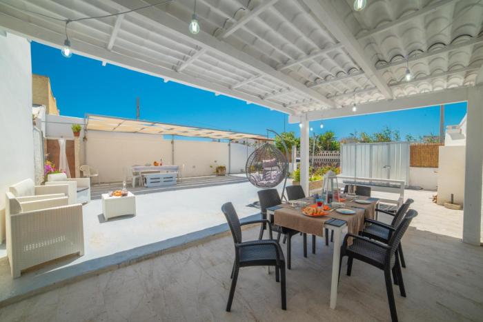 Villa Benedetta On SeaShore - Happy Rentals