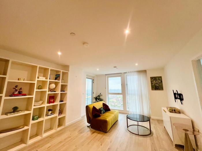 Thoughtfully Designed 2Bed Ensuite Near Excel & 02 Area