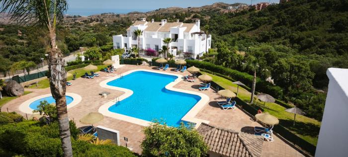 2 Bedroom Apartment, La Mairena, Near Marbella