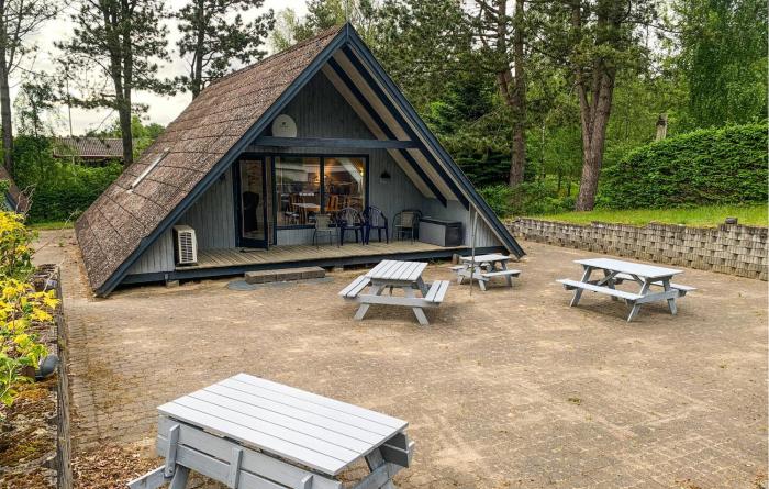 5 Bedroom Nice Home In Ebeltoft - D18001