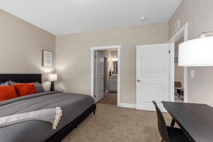 Modern 16BR 16BA Condos w Garage and Patio