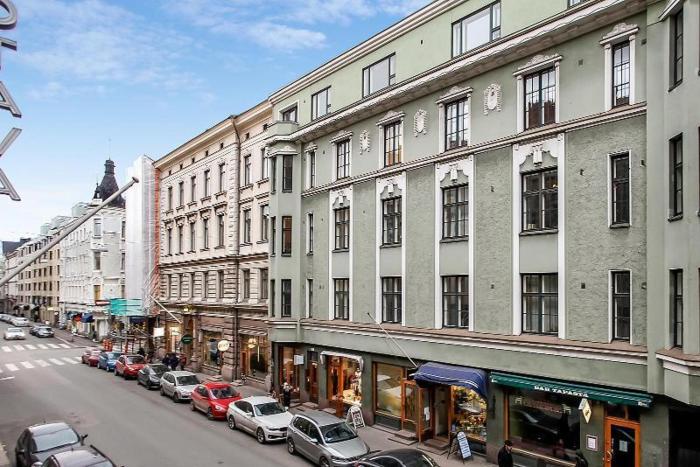 Luxhousing apartment with balcony