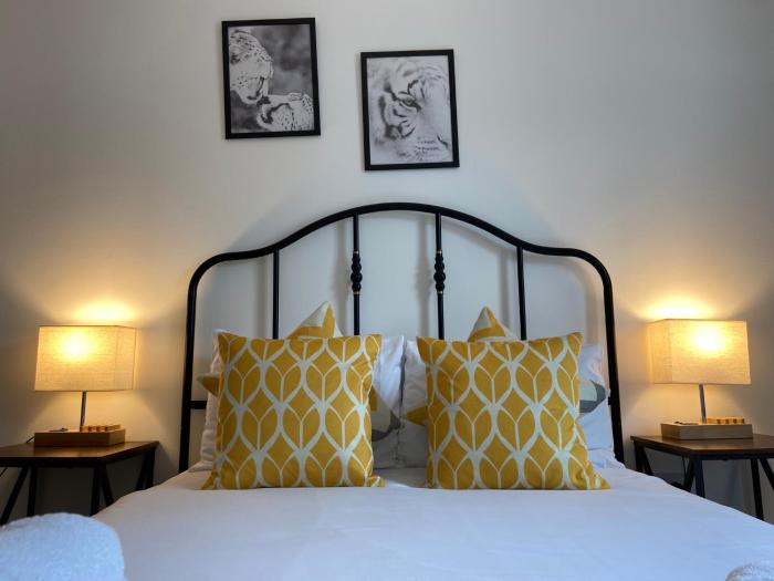 Spacious 2 Bed Flat on Iconic Old Compton Street Soho