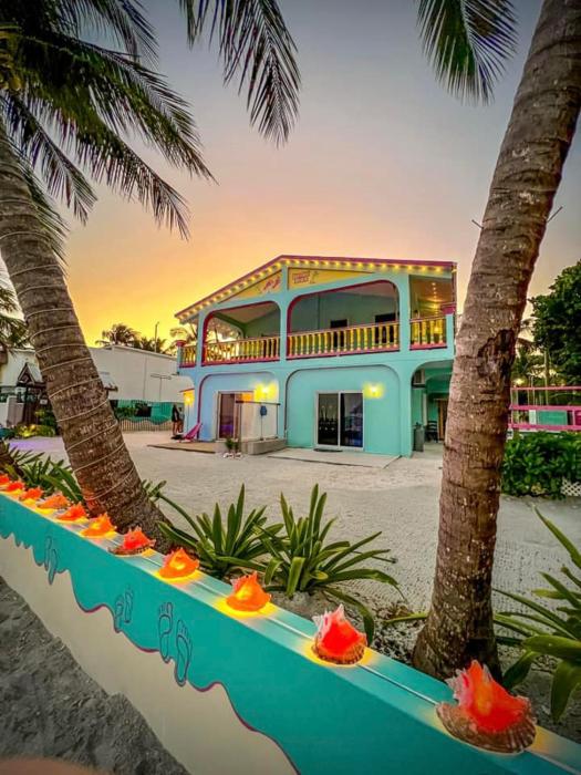 Barefoot Beach Belize