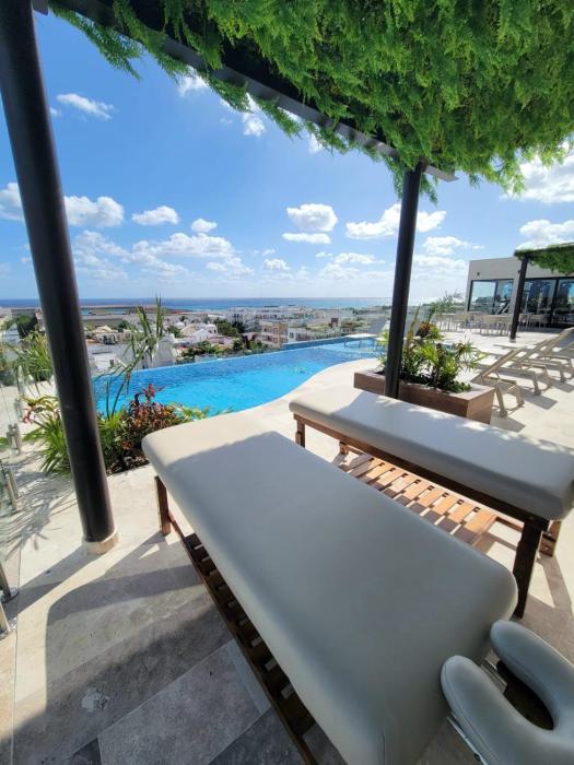 Fabulosa vista al mar desde la piscina infinita