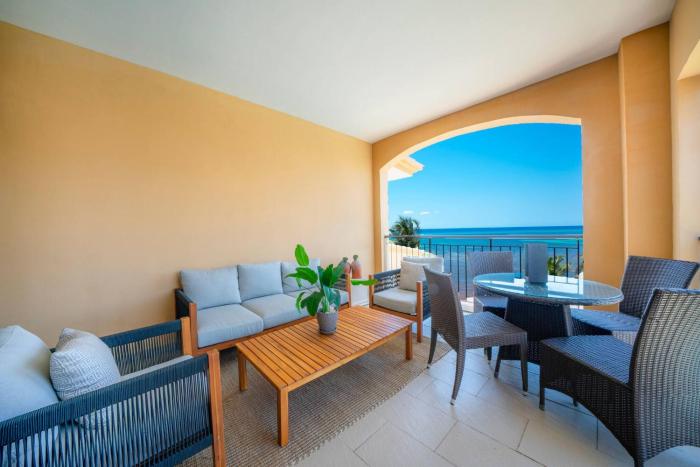 Condo Surf 405 - Luxury Oceanview Beachfront 3 BR with Gym - At El Faro Condos