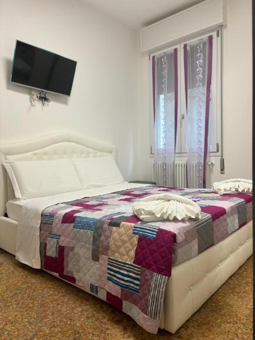 Venice Station Guest House