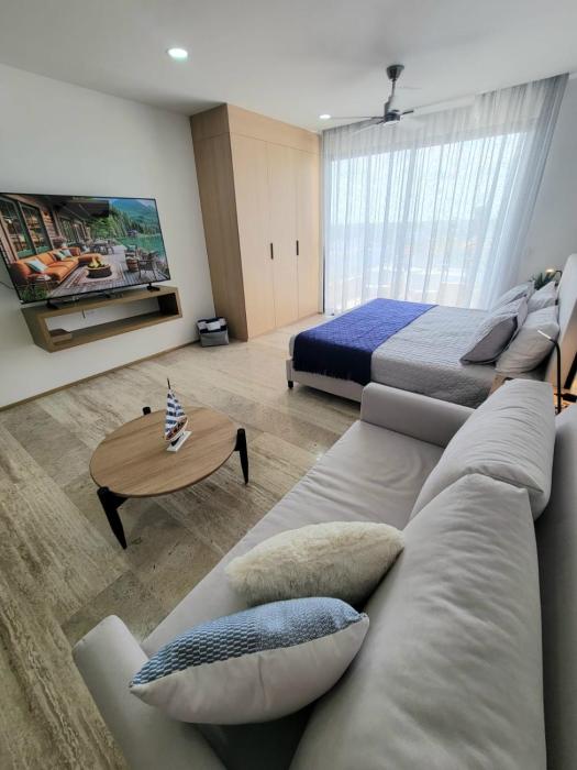 Paraíso en las alturas, atardecer, piscina privada