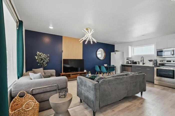 Best of Knox Henderson 1BD 1BA Style & Comfort