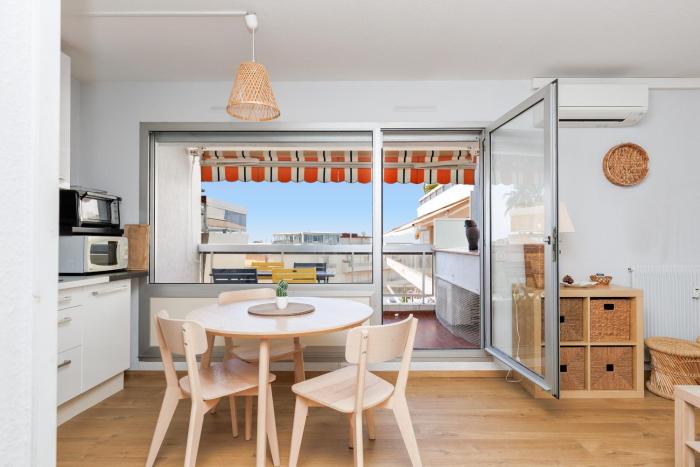 LERINS Appartement rénové Idéal famille Plages de juan les Pins à 200m Tout confort & parking