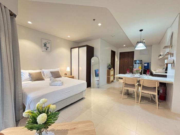 300 Mbps WiFi , Netflix , Coffee machine , Tambuli