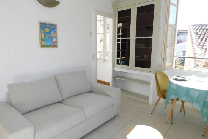 VINTAGE -Cosy nid douillet Vieil Antibes- Idéal couple