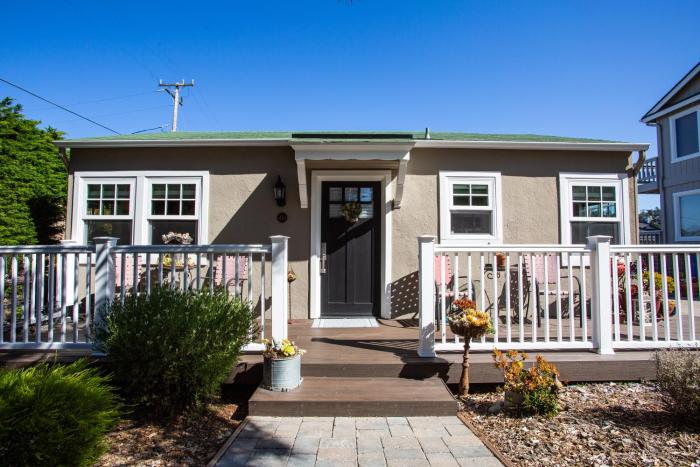 Cambria Gnome Home Monthly Only