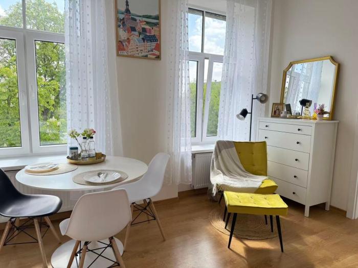 Light&Linen Nest Riga with FREE Backyard Parking - near Old Town!