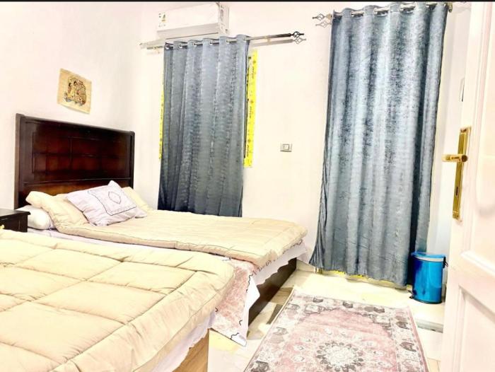 New Khufu 9 Pyramids view