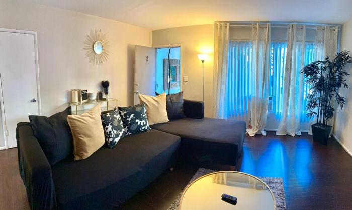 Cozy home in Franklin Village, Central location!