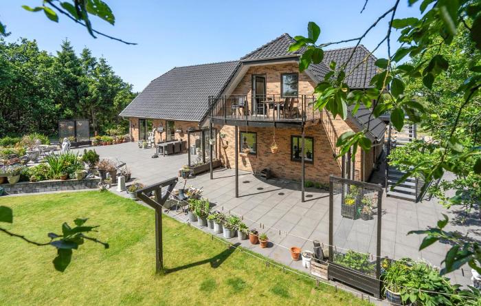 Cozy Apartment In Varde With Wifi