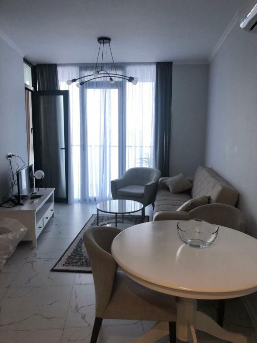 1 bedroom apartment with sea and river views