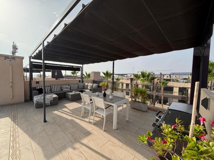Higuericas Costa 222 Härlig takterrass med havsutsikt - Pool och 250m till stranden