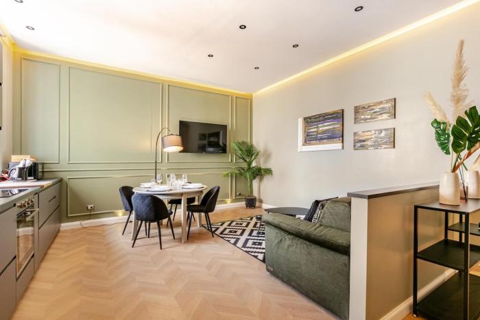 Vatican 3 Bedrooms and Private Home Sauna and Gym