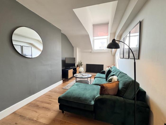 City Retreat on Queen Street by Week2Week