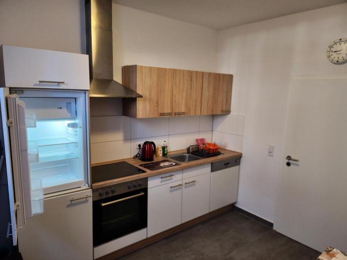 MD- City, EG, Top in Preis- Leistung, Lage, Deluxe App mit 2 Schlafzimmer, Merkmale Qeensize Bett, Romantk DZ