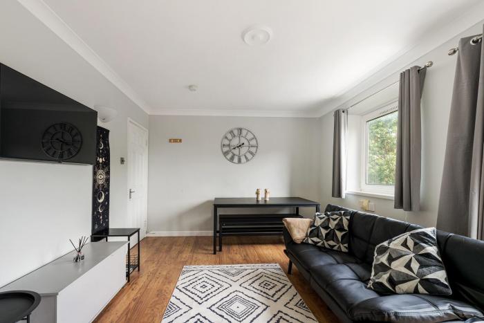 Stylish 2BR Flat with Shard Views by London Bridge