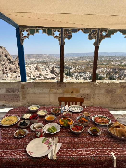 Dancing Cloud Art House