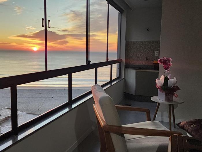 Amazing sea view, right on the sand