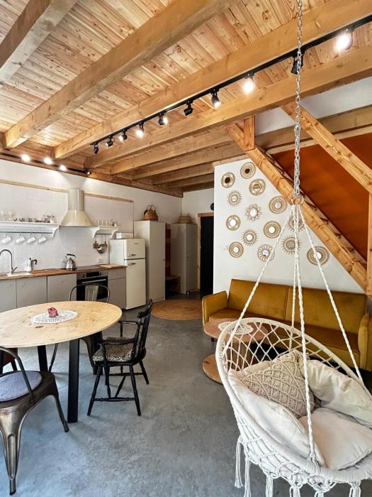 Szumidomki strefa z jacuzzi sauna widok na potok las