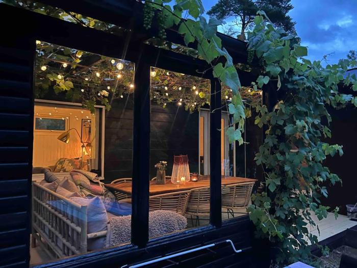 Charming cottage in lovely nature close to the sea