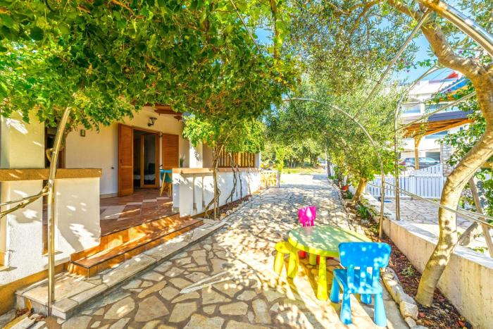 Apartments with parking space Mandre, Pag - 24492