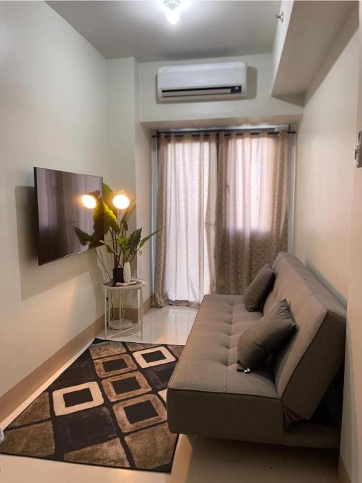 comfy 1 bedroom family condo