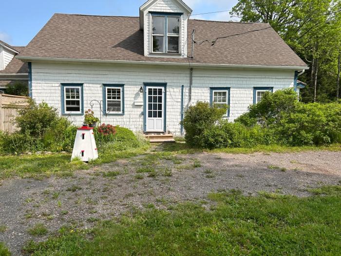 Quaco Cottages-The Shipbuilders Cottage-Two Century Old Charm