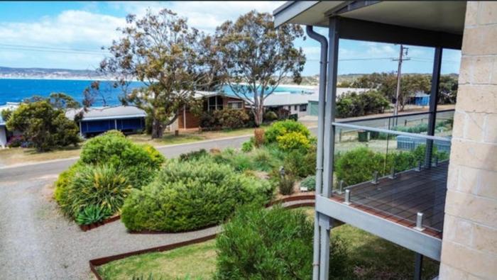 Emu Bay Bliss sweeping ocean views
