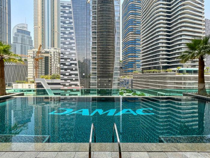 Near Dubai Mall Downtown Views Infinity Pool
