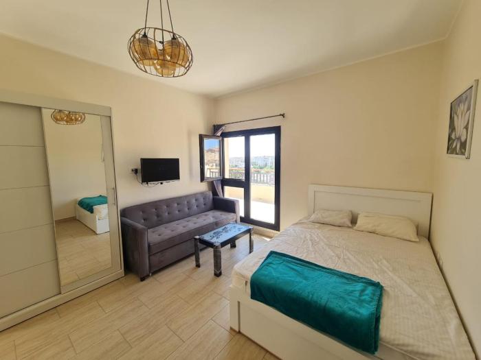 AlDau Heights Modern Studio with Terrace, Mountain & City View