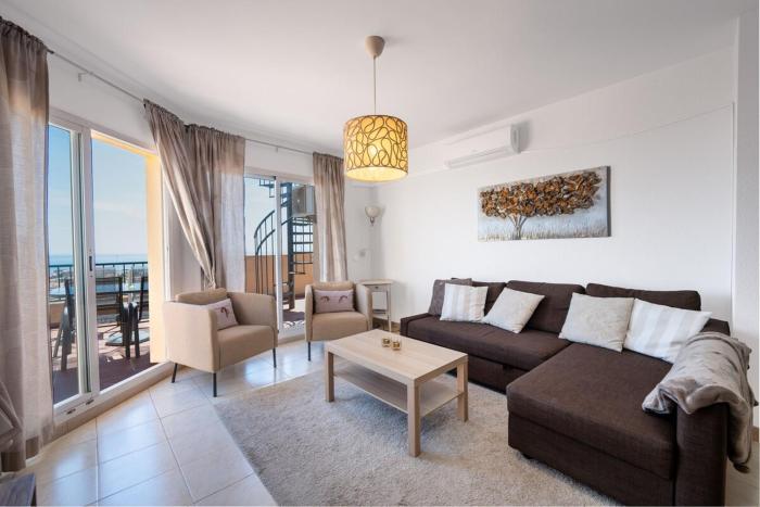 Penthouse Seaview - 3bed & 2bath