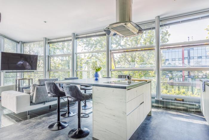 Comics & Cars - Themed Penthouse in Motor Valley