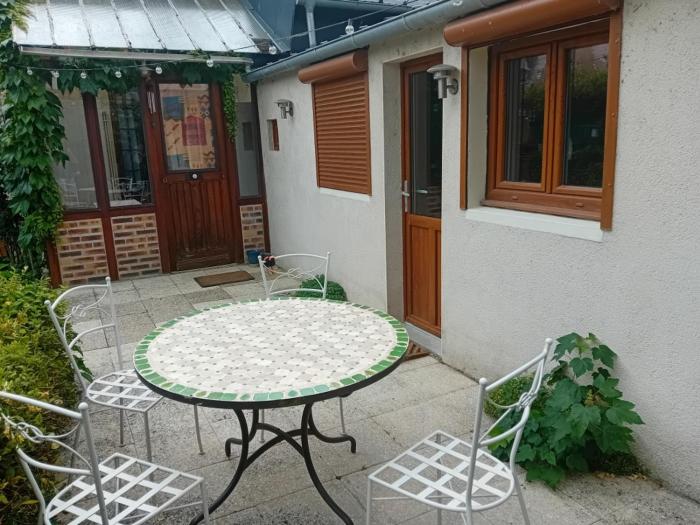 Gite Maisonnette avec terrasse - hyper centre Amboise