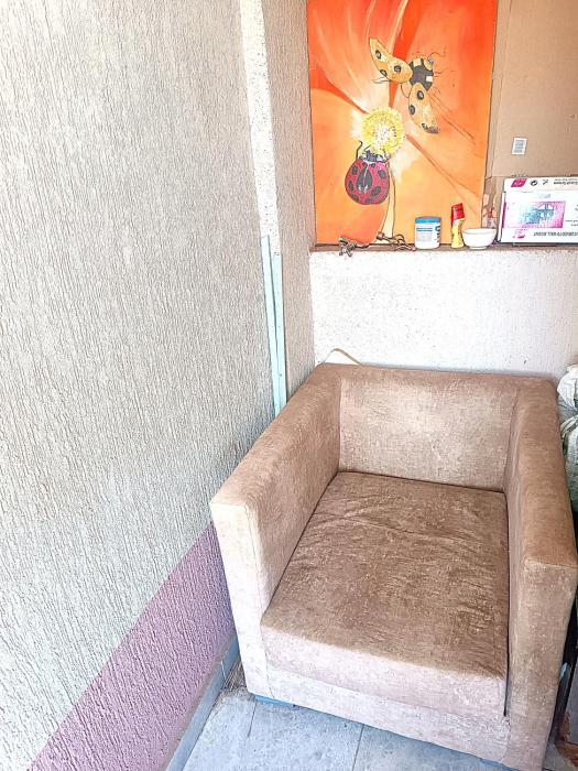 1BR Retreat w Balcony and Desk