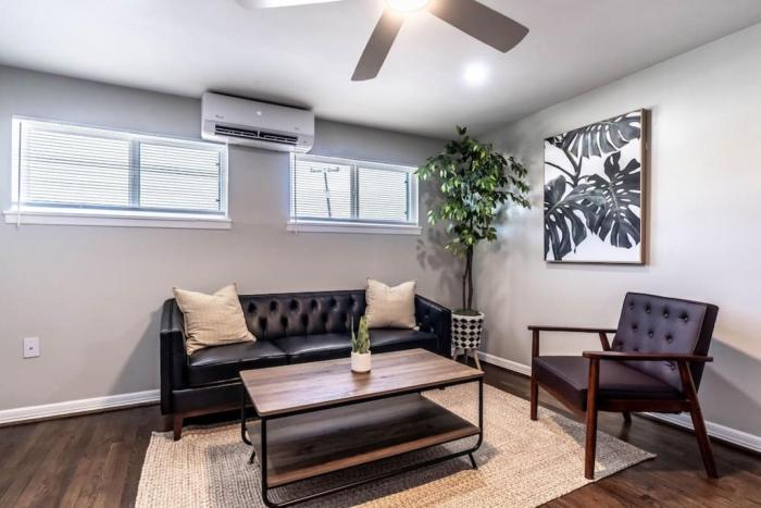 Spacious Apartment Home 6 minutes from Medical Center